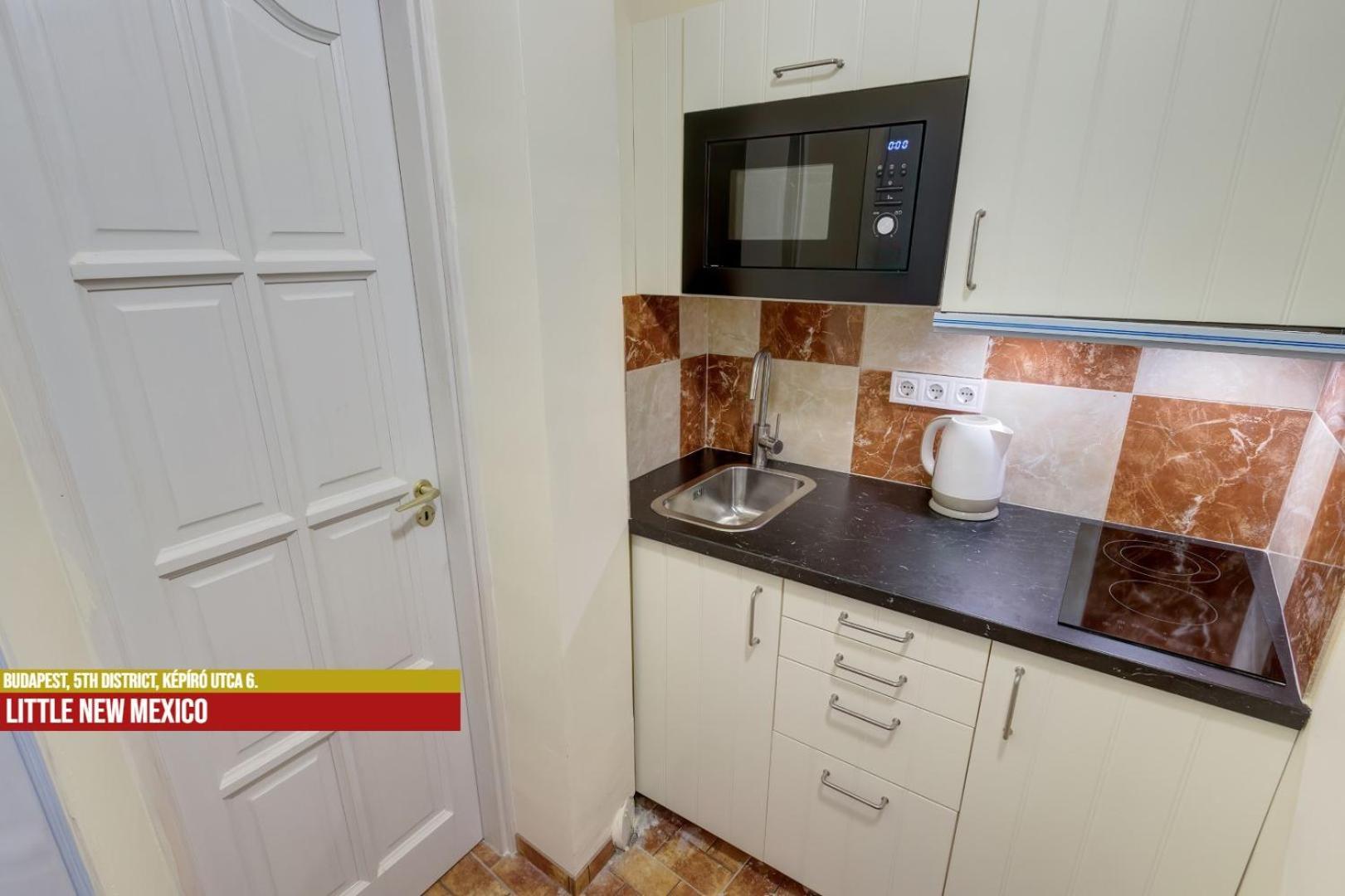 Little Americas Main Street Apartments Budapest Ngoại thất bức ảnh