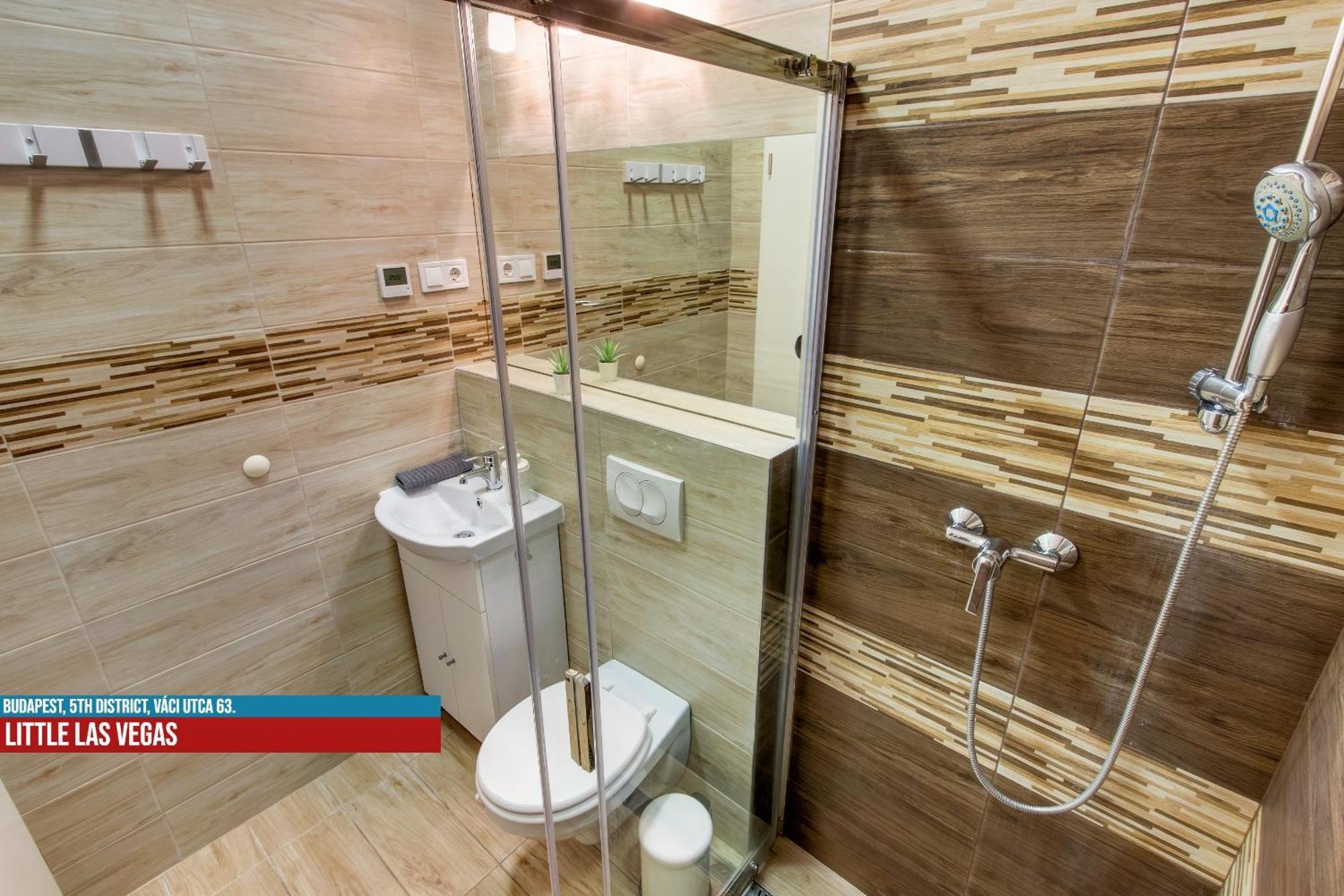 Little Americas Main Street Apartments Budapest Ngoại thất bức ảnh