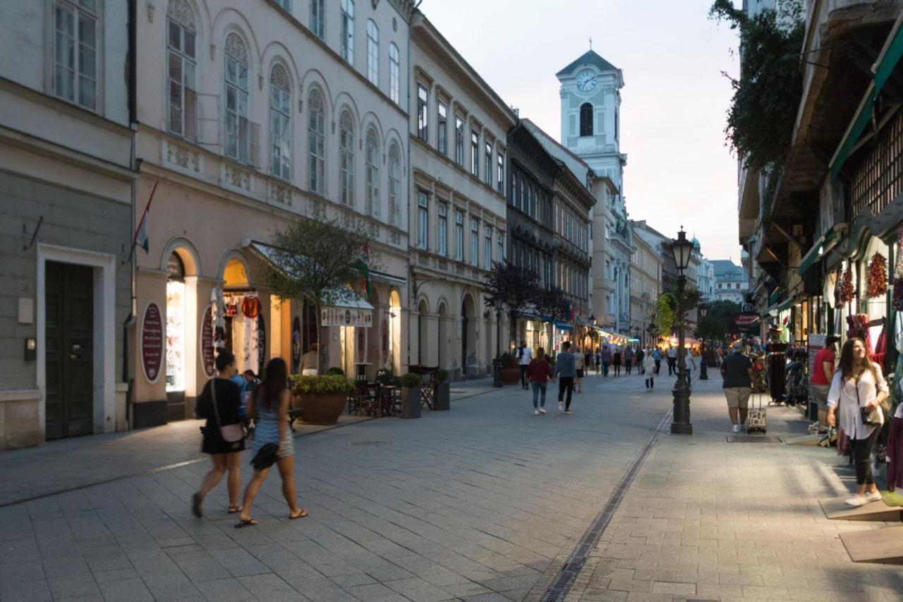 Little Americas Main Street Apartments Budapest Ngoại thất bức ảnh